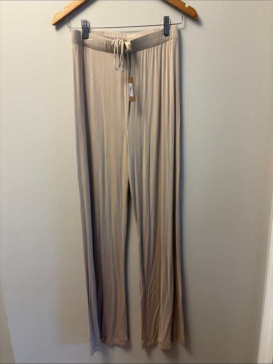 SKIMS Pants - NWT Skims Taupe Wide Leg Lounge Pants Size XS
